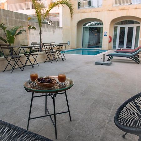 The Carob Tree Bed & Breakfast Victoria Luaran gambar
