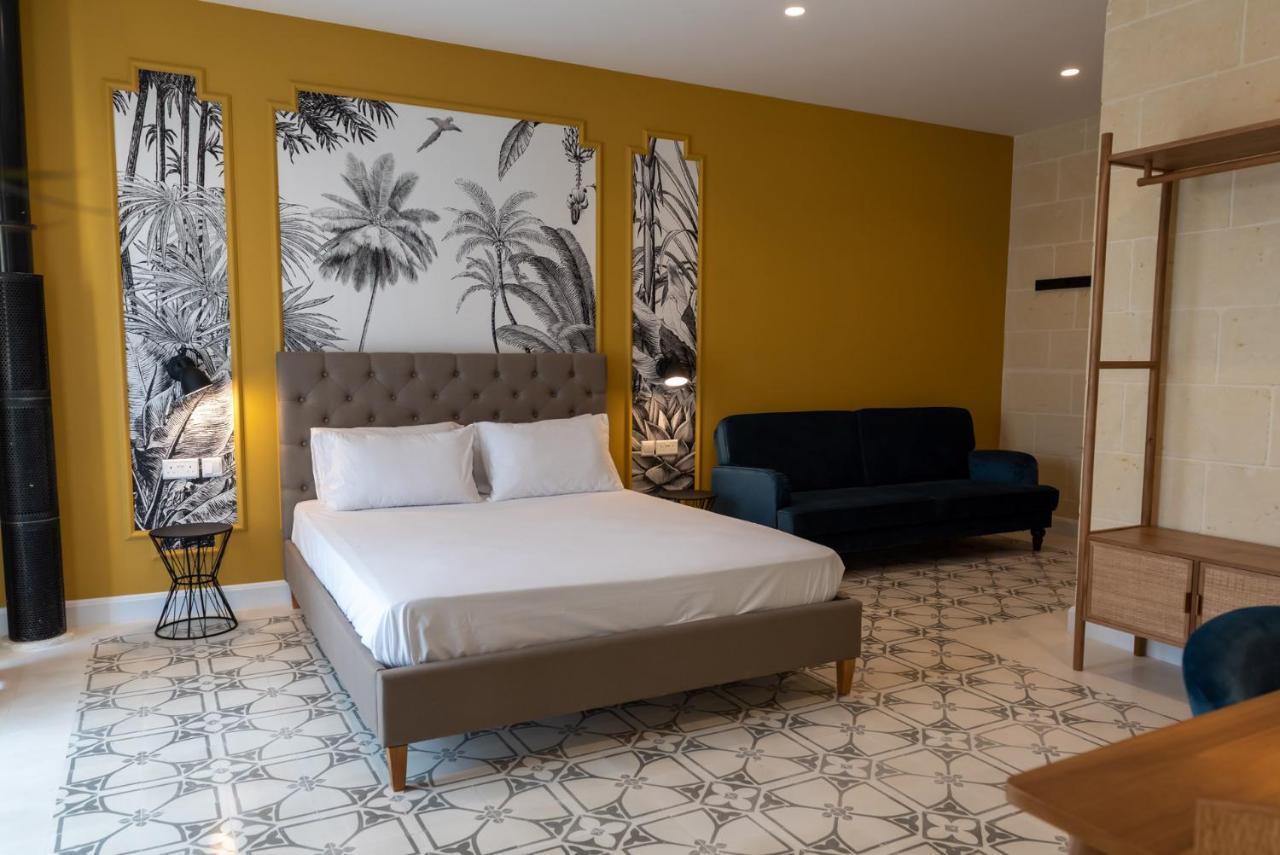 The Carob Tree Bed & Breakfast Victoria Luaran gambar