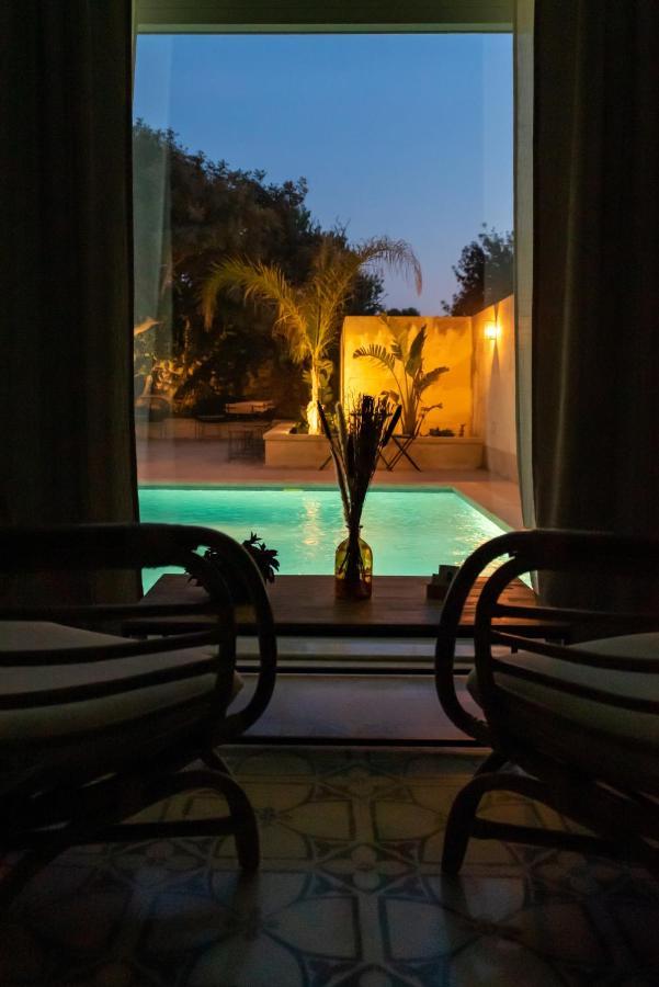 The Carob Tree Bed & Breakfast Victoria Luaran gambar